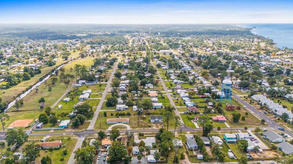 605 10 St, Port Saint Joe, FL 32456 photo