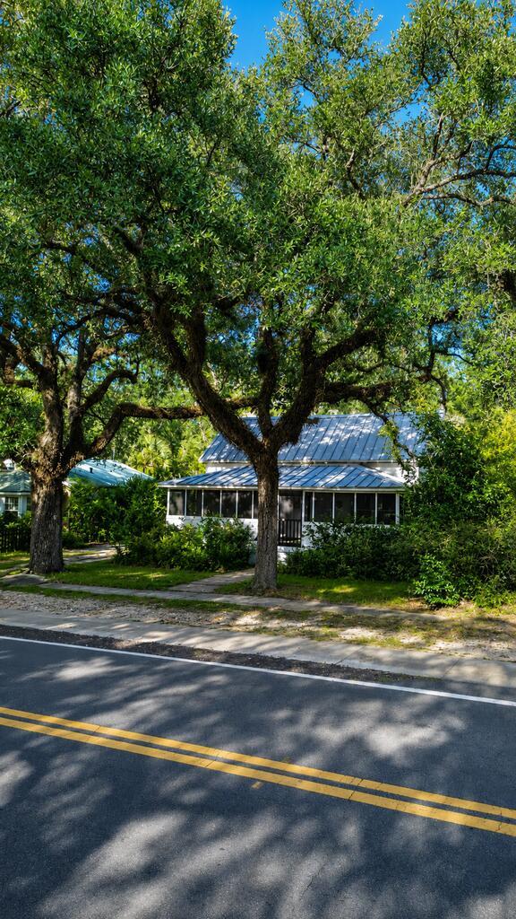 506 Tallahassee St, Carrabelle, FL 32322 photo