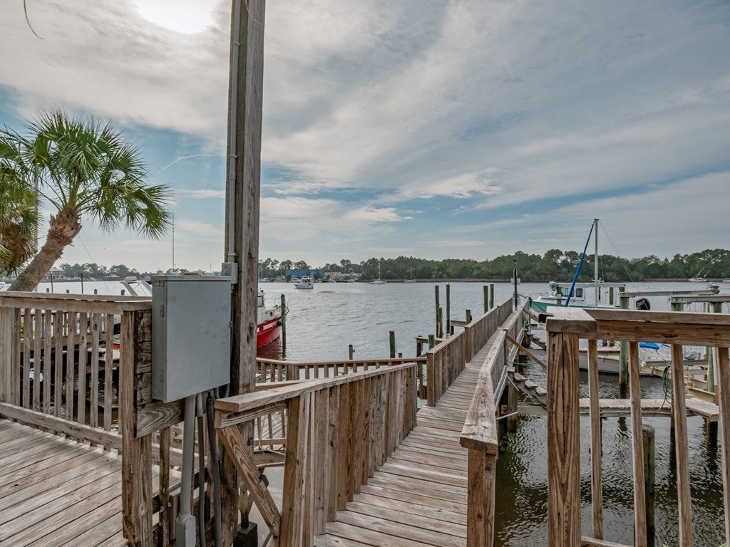 401 Saint James Ave #1, Carrabelle, FL 32323 photo