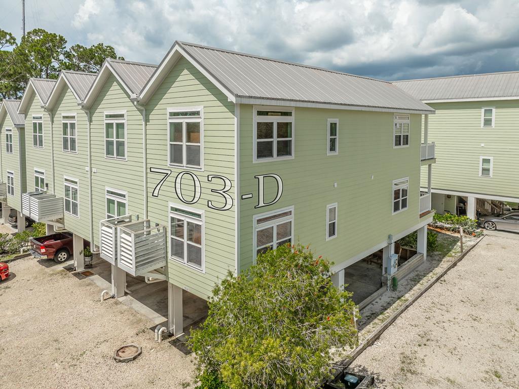 703 3 St, Carrabelle, FL 32322