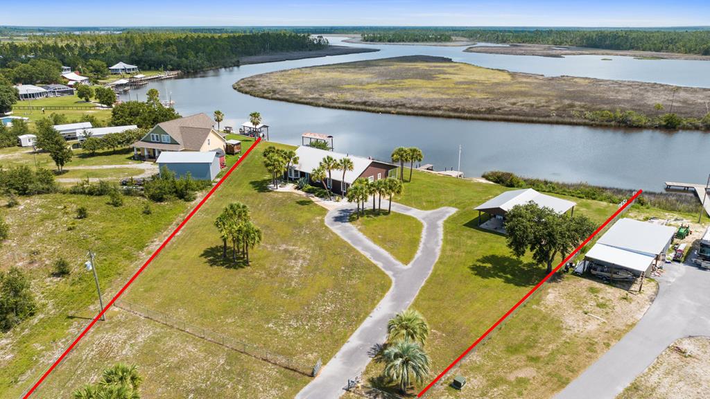 301 Chapel Ln, Port Saint Joe, FL 32456