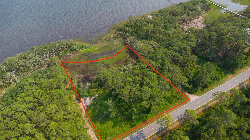2724 Highway 98 E, Lanark Village, FL 32323