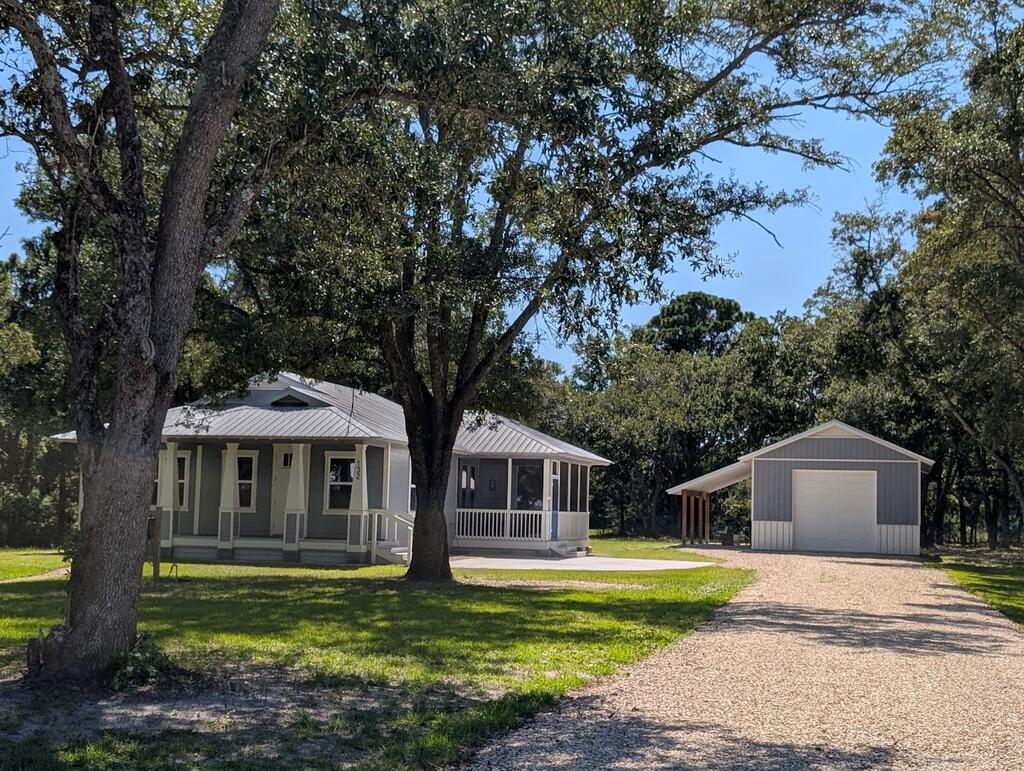 132 Putnal St, Carrabelle, FL 32322 photo
