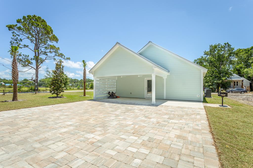 215 15 St, Apalachicola, FL 32320 photo
