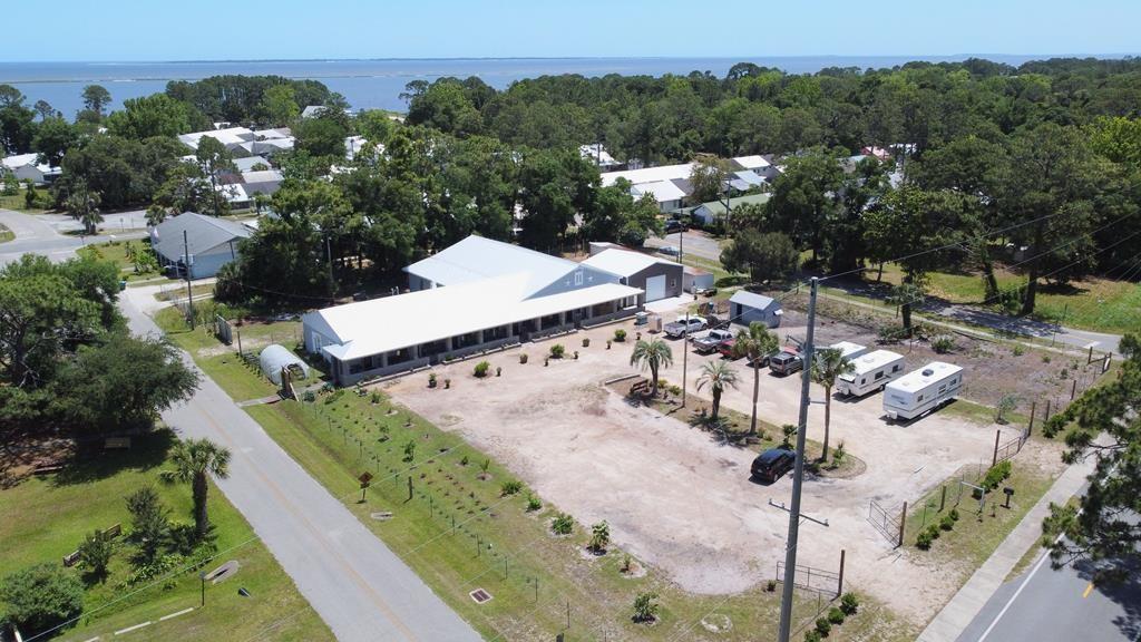 2390 Oak St, Lanark Village, FL 32322
