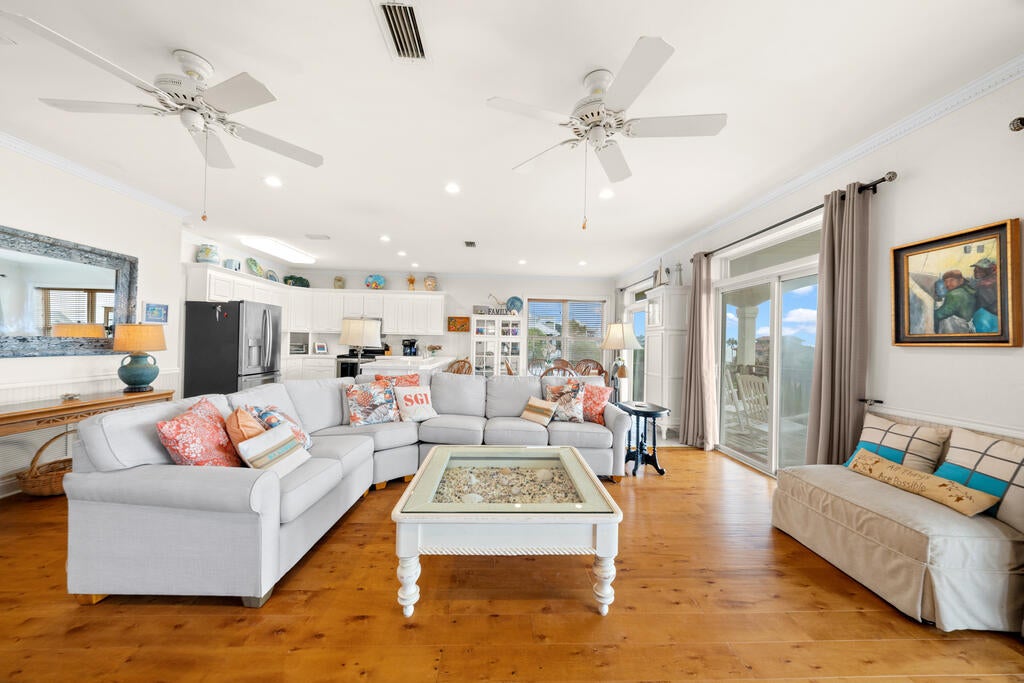 2156 Seahorse Ln, St. George Island, FL 32328 photo