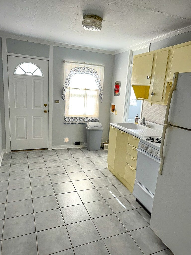 46 Carlton Ave #4, Lanark Village, FL 32323 photo