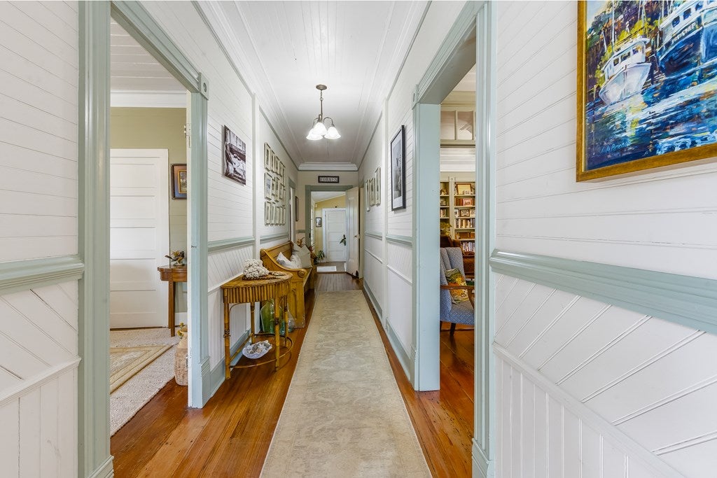 128 4 St, Apalachicola, FL 32320 photo