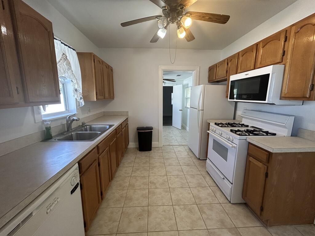 1821 34 Ave, Saint Petersburg, FL 33713 photo