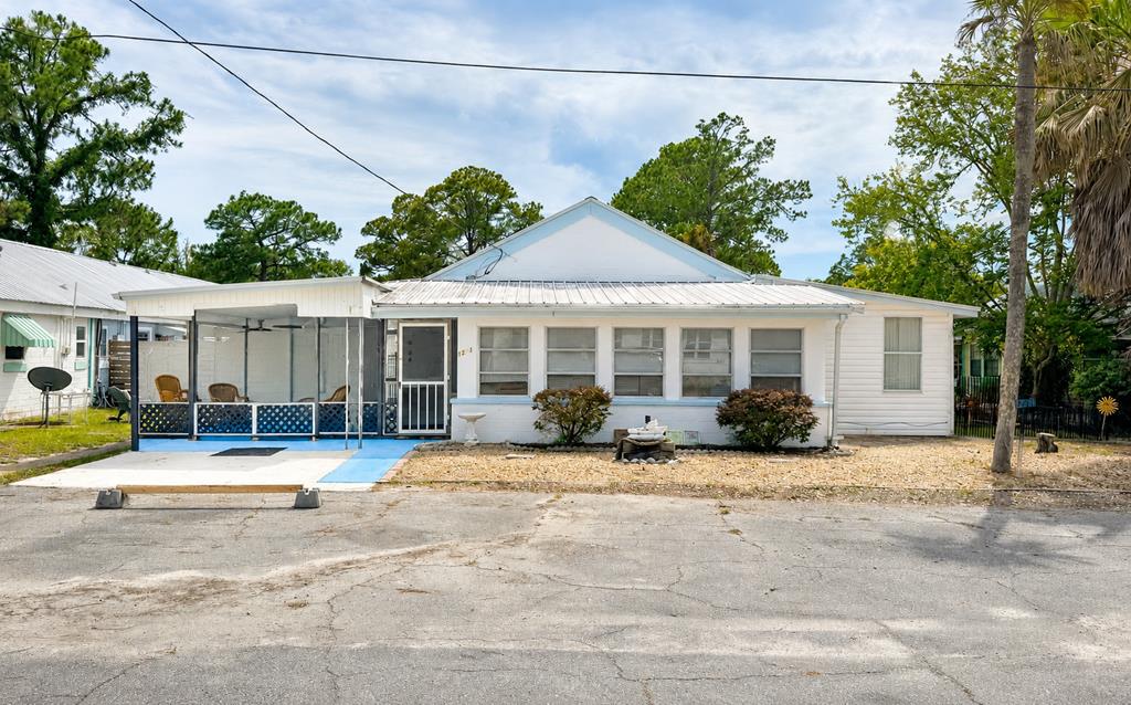 12 1 Parker Ave, Lanark Village, FL 32323