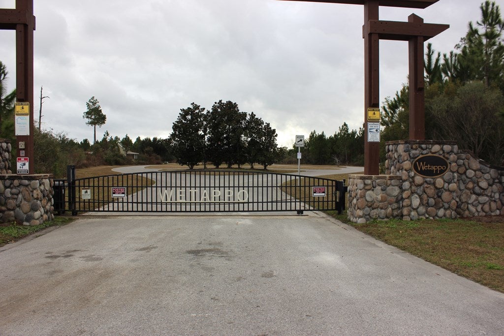 114 Wide Water Cir, Wewahitchka, FL 32465 photo