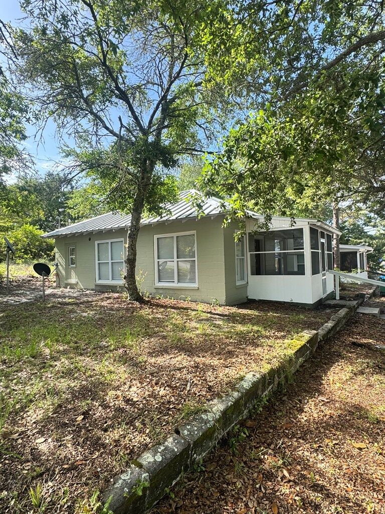 102 104 SE 1 St, Carrabelle, FL 32322 photo