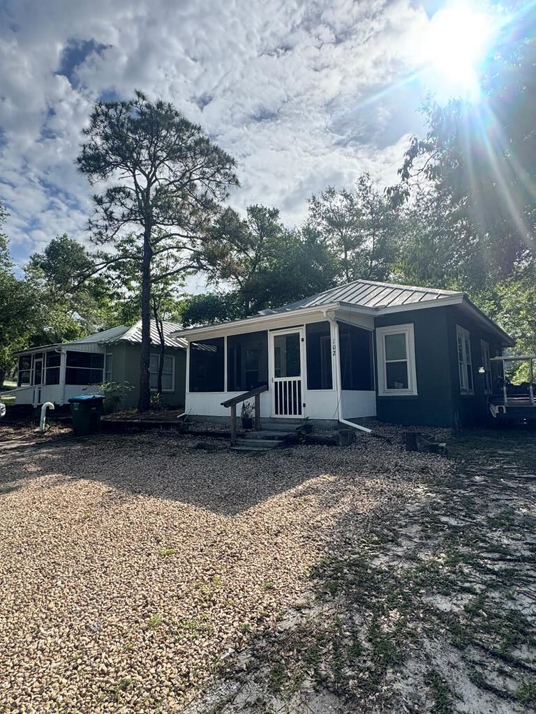 102 104 1 St, Carrabelle, FL 32322