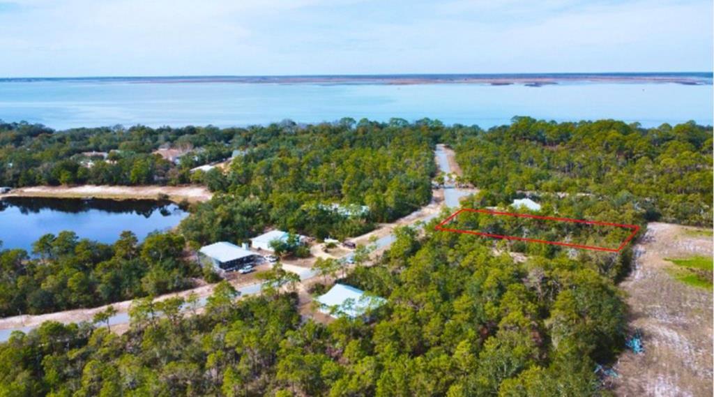 125 Lake On The Bluff Dr, Eastpoint, FL 32328