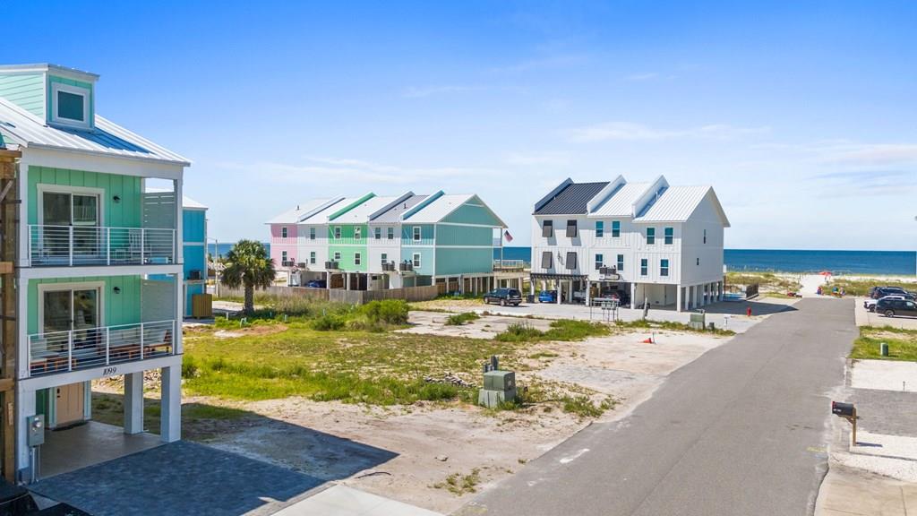 109 38 St, Mexico Beach, FL 32456