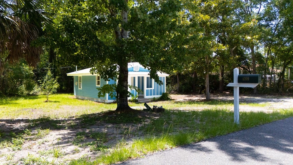 1209 NE 1 St, Carrabelle, FL 32322 photo