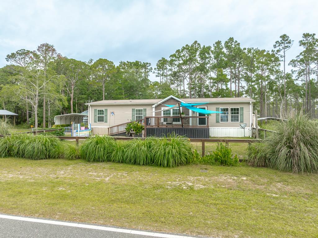 895 Circuit Landing Rd, Eastpoint, FL 32328