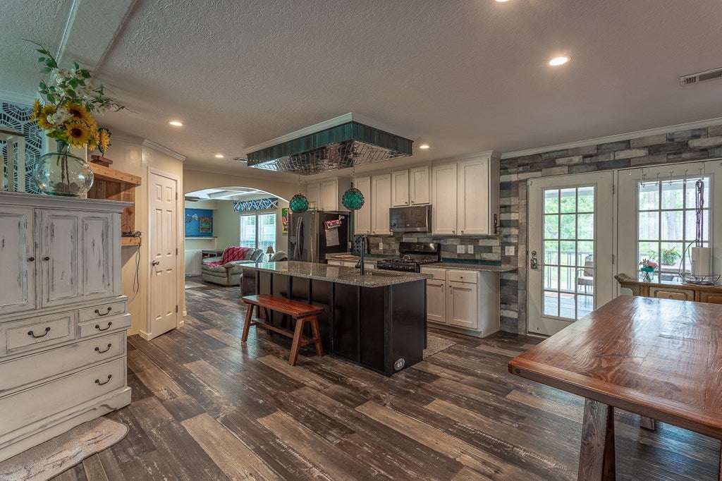 895 Circuit Landing Rd, Eastpoint, FL 32328 photo