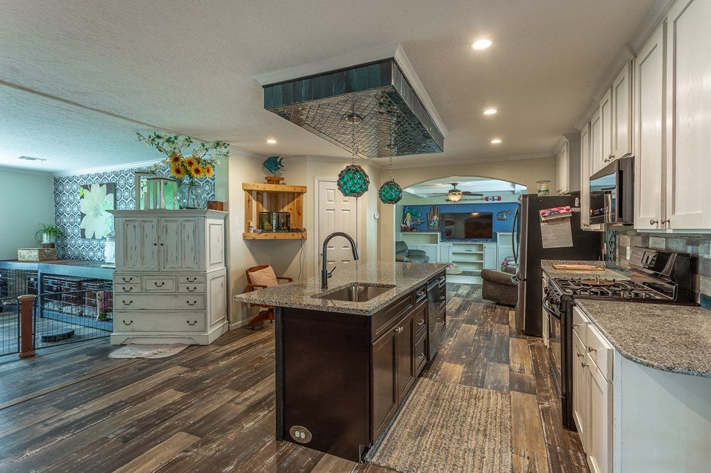 895 Circuit Landing Rd, Eastpoint, FL 32328 photo