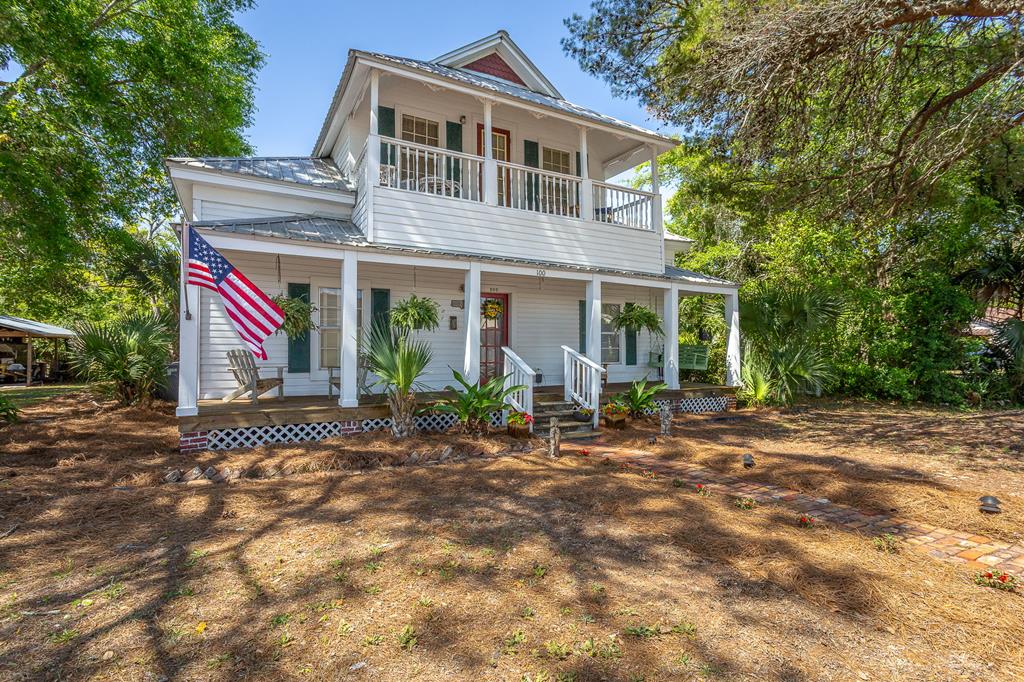 100 14 St, Apalachicola, FL 32320