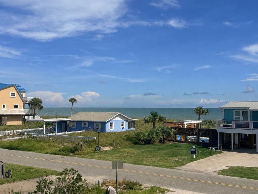 633 E Gorrie Dr #1, St. George Island, FL 32328 photo