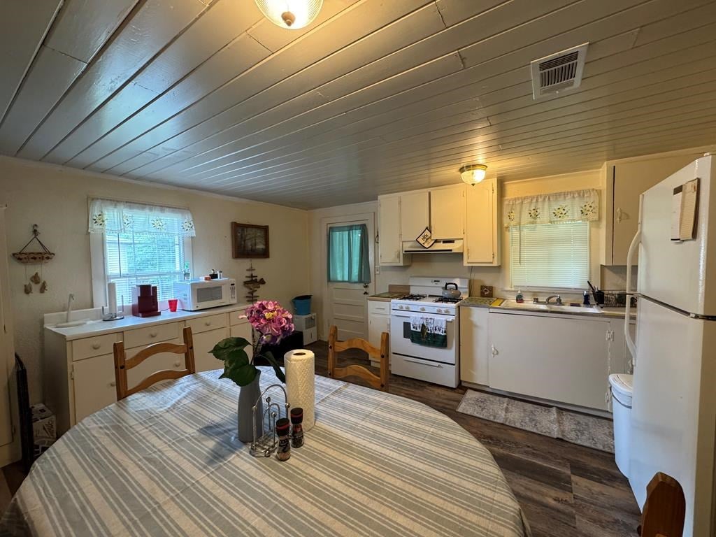 126 Arrowhead Cir, Wewahitchka, FL 32465 photo