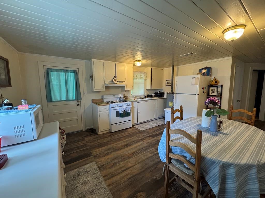 126 Arrowhead Cir, Wewahitchka, FL 32465 photo