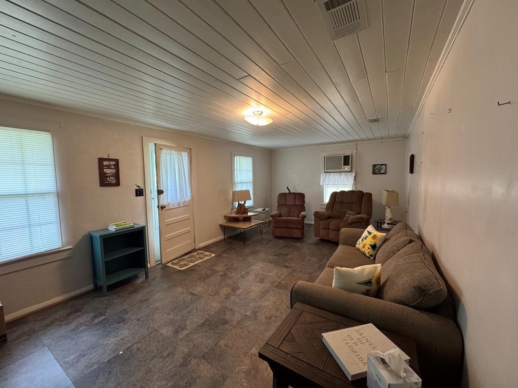 126 Arrowhead Cir, Wewahitchka, FL 32465 photo