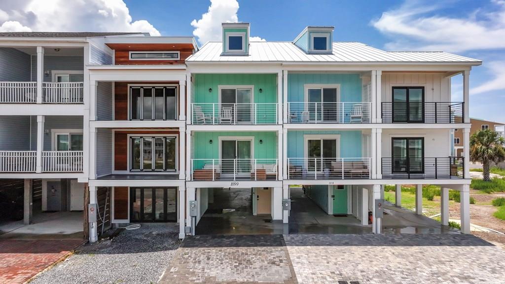111 38 St, Mexico Beach, FL 32456
