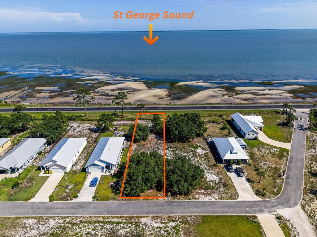 1690 Saint George's Ct, Eastpoint, FL 32328 photo