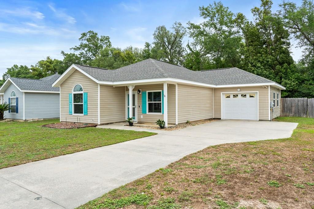 242 Abby Dr, Wewahitchka, FL 32465