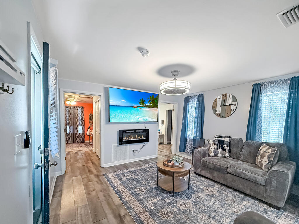 511 Woodward Ave, Port Saint Joe, FL 32456 photo