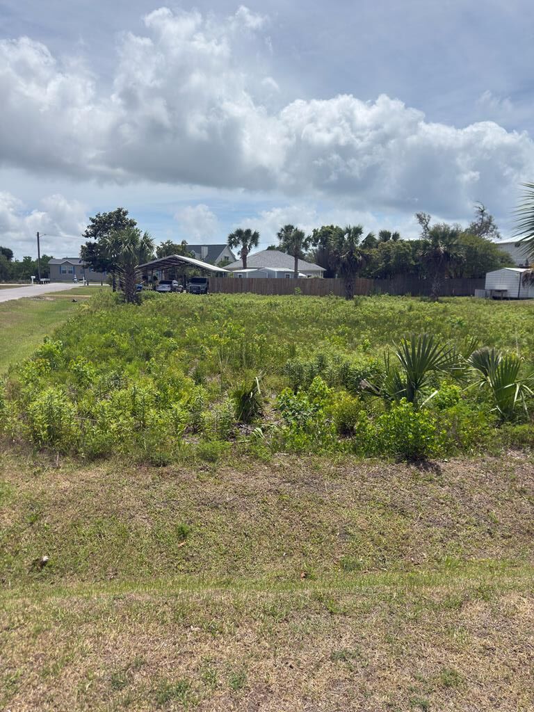 12 1 St, Mexico Beach, FL 32456