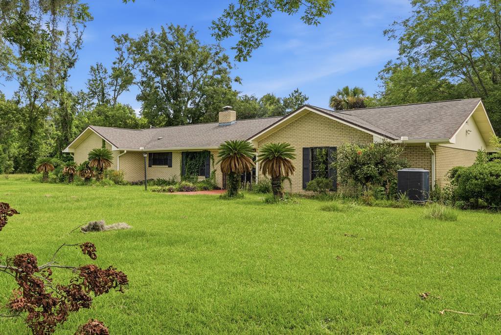 673 River Rd, Wewahitchka, FL 32465