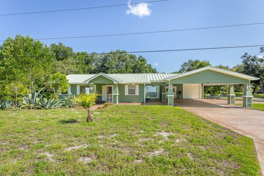 1306 Owens Ave, Carrabelle, FL 32322 photo