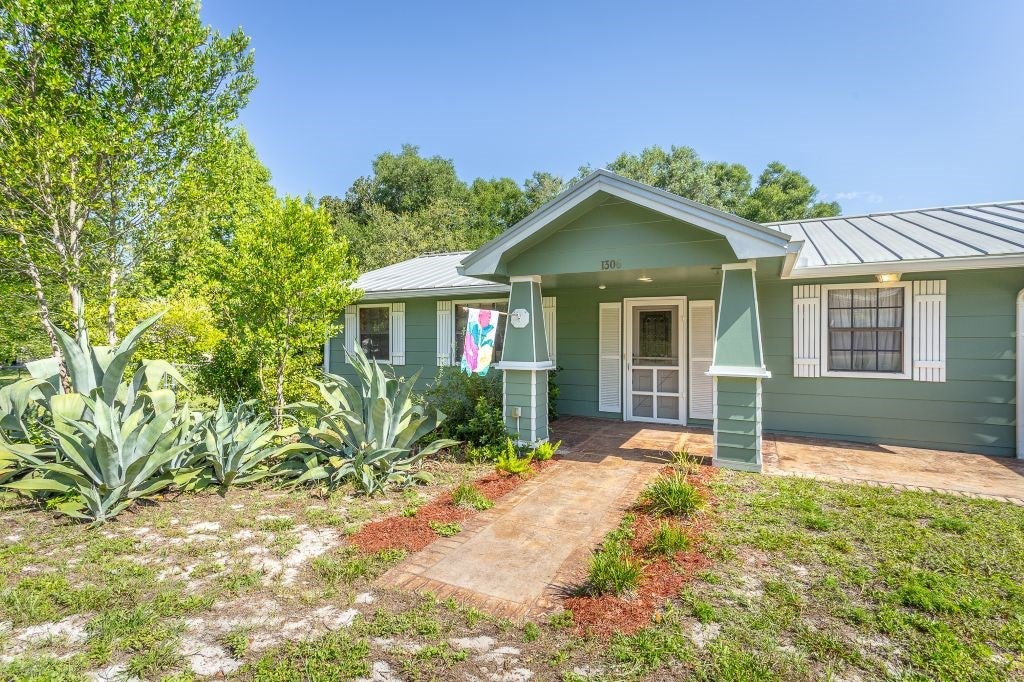 1306 Owens Ave, Carrabelle, FL 32322 photo