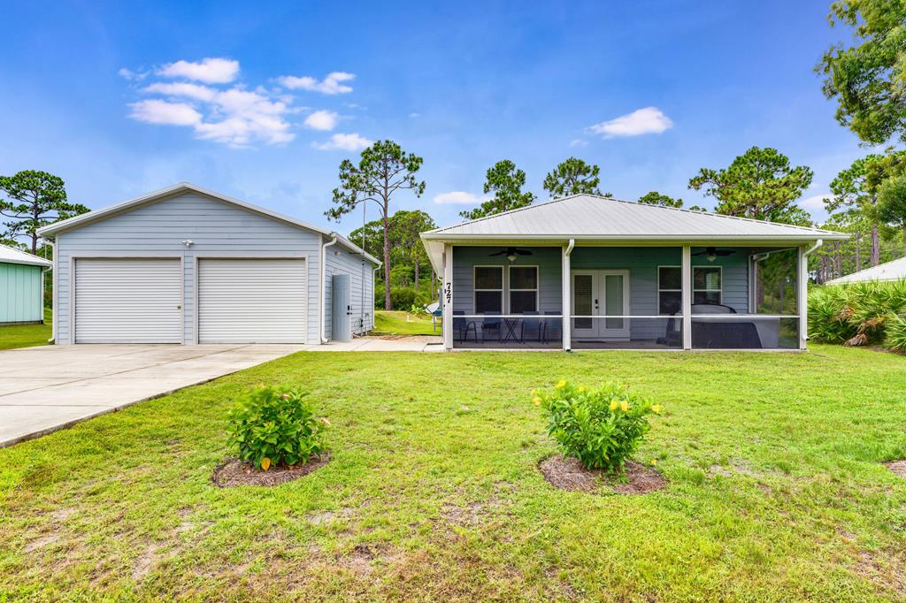 727 Timber Ridge Ct, Eastpoint, FL 32328