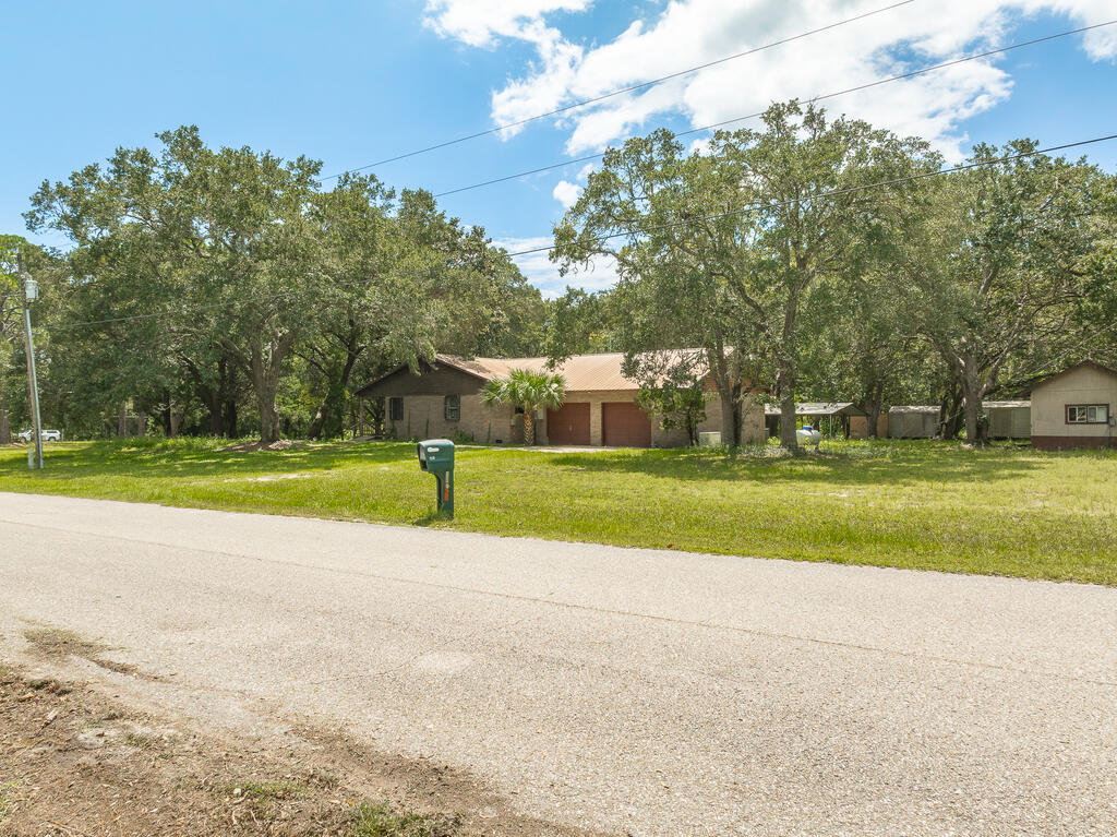 112 Hinton St, Carrabelle, FL 32323 photo
