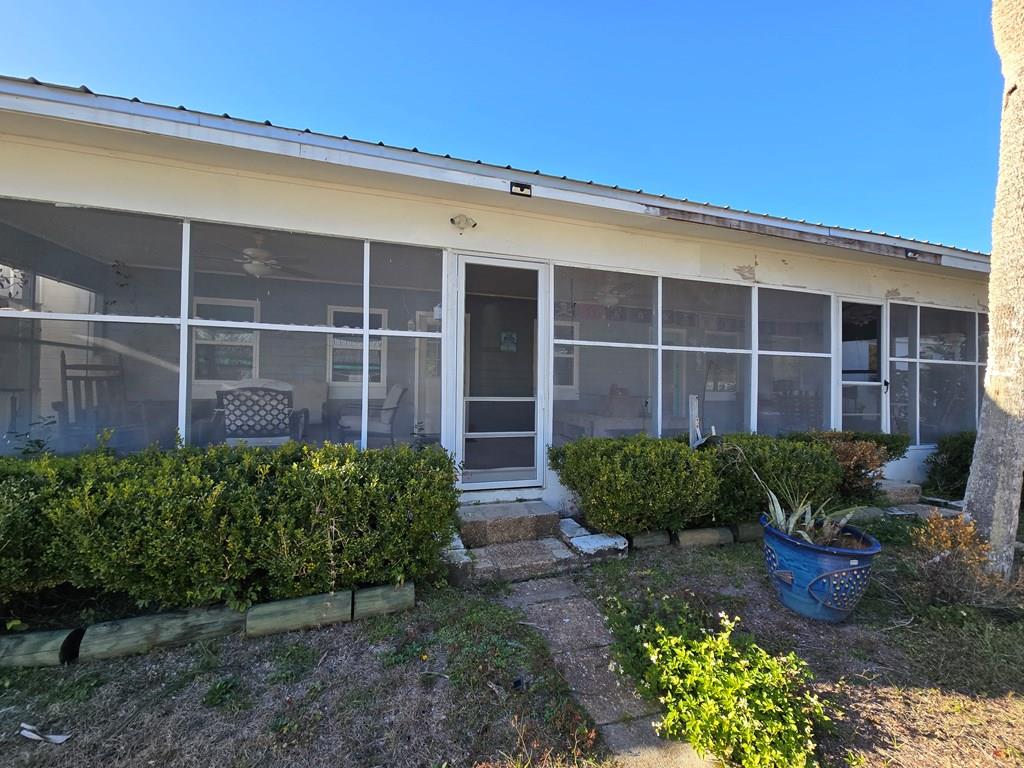 3 7 Newman Dr, Lanark Village, FL 32323