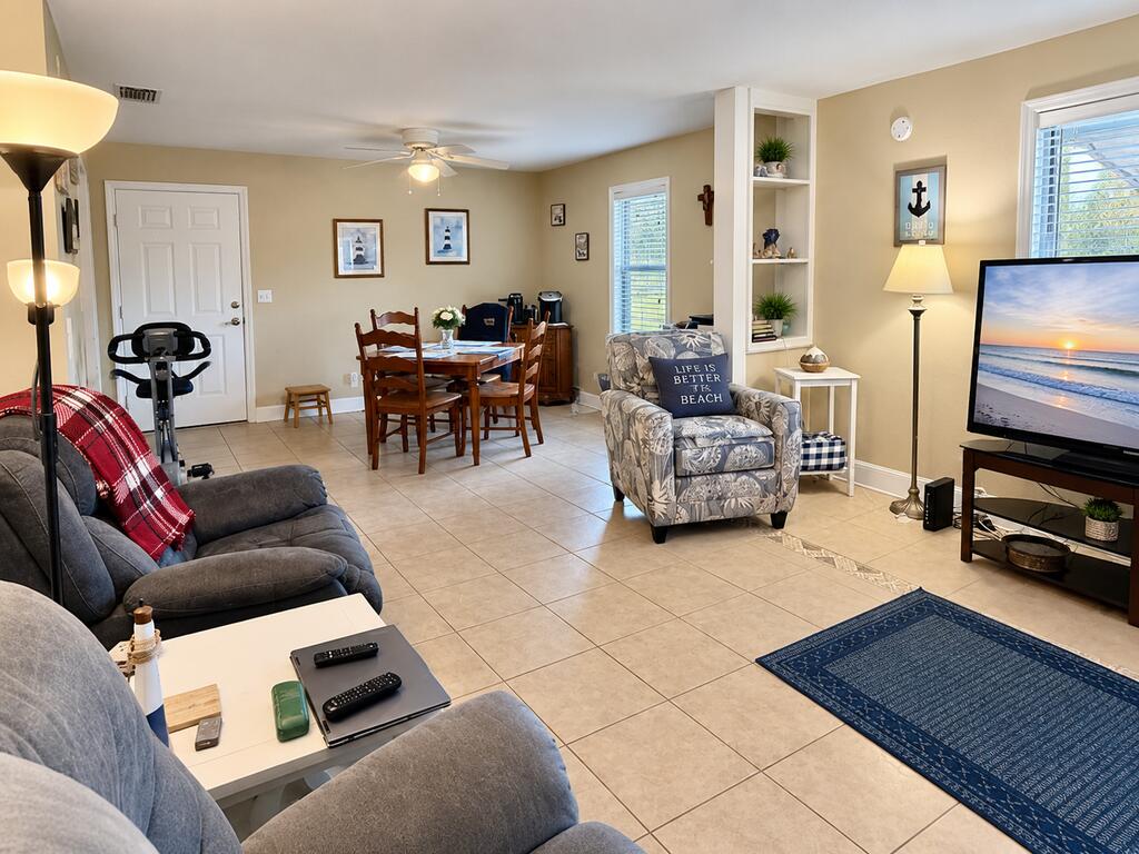 30 Jefferson St, Eastpoint, FL 32328 photo