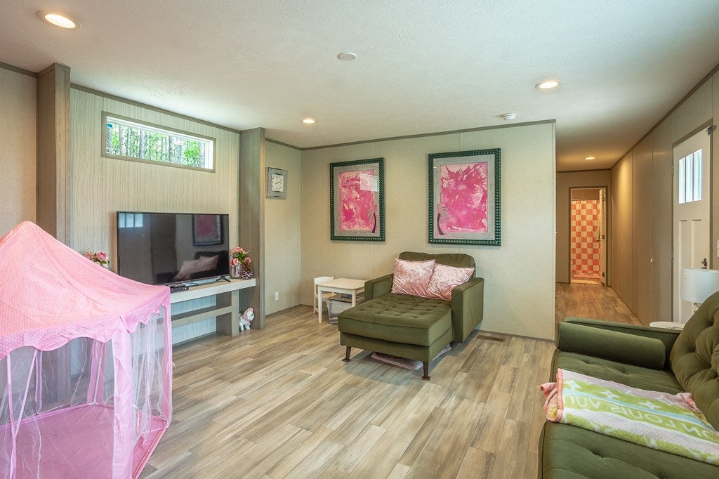 903 Circuit Landing Rd, Eastpoint, FL 32328 photo