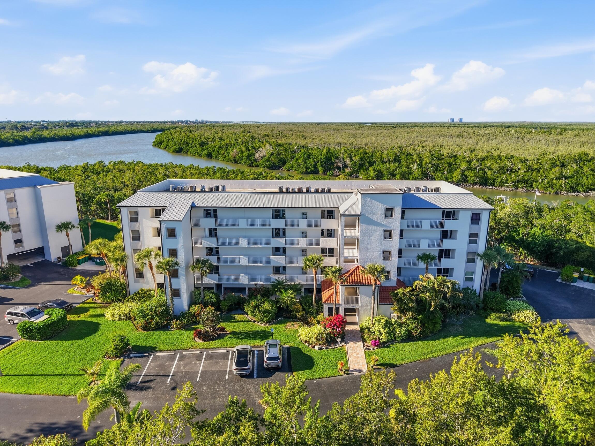 300 Stevens Landing Dr, Marco Island, FL 34145