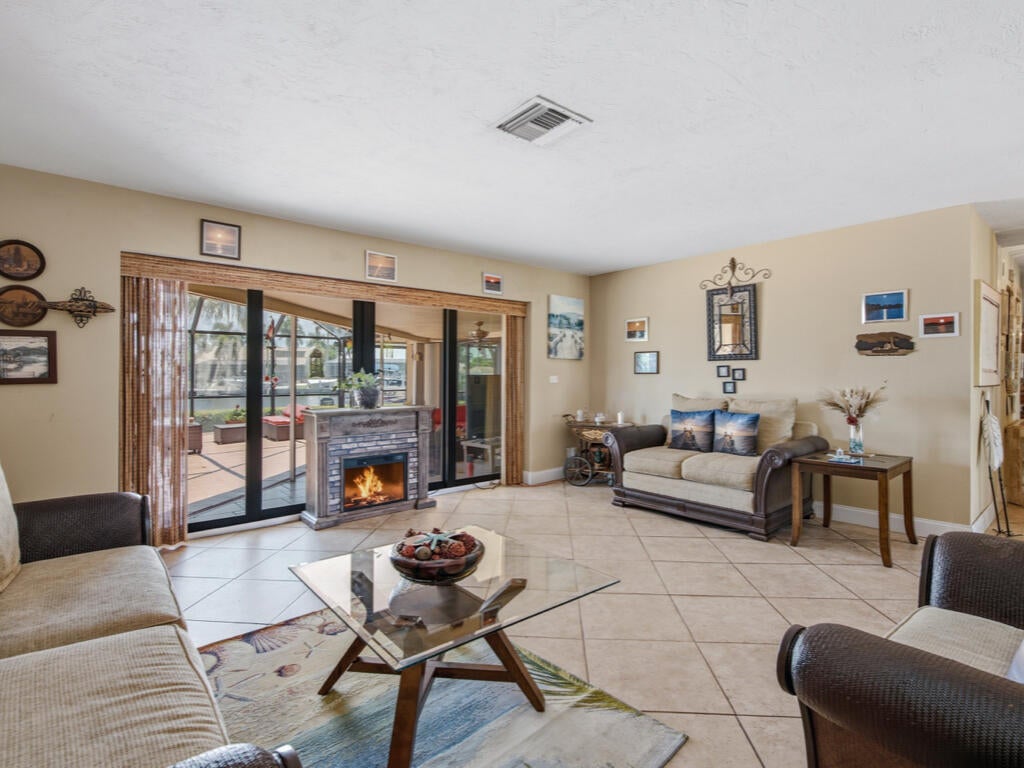 197 Gulfport Ct, Marco Island, FL 34145 photo