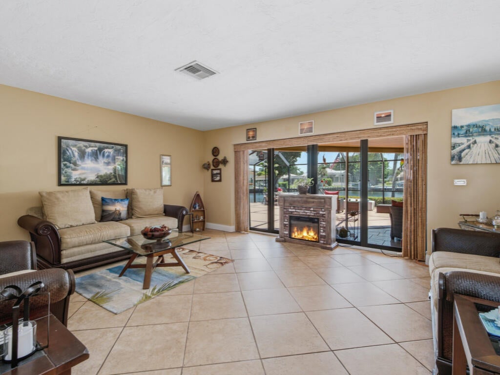 197 Gulfport Ct, Marco Island, FL 34145 photo