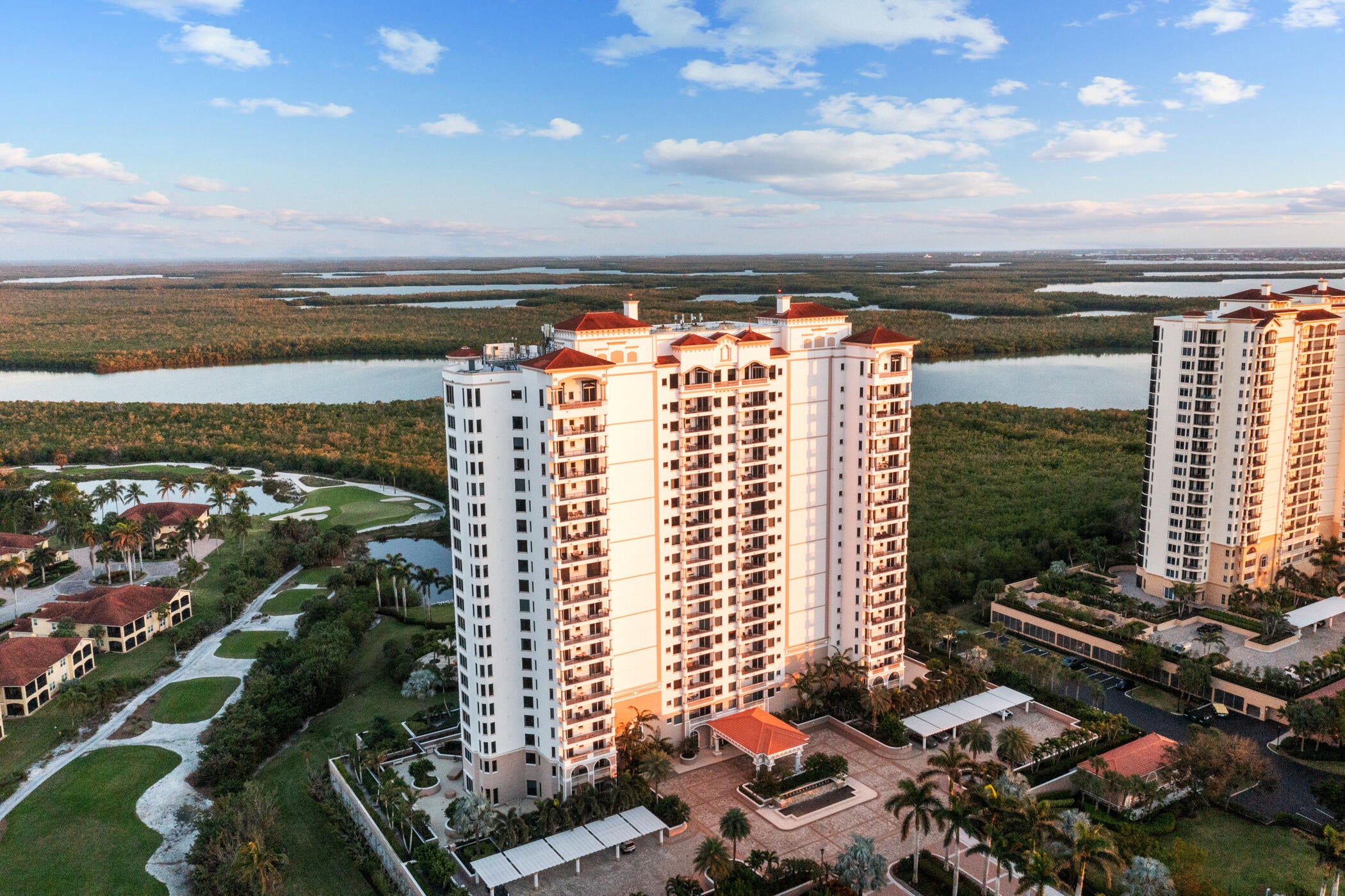 1060 Borghese Ln, Naples, FL 34114