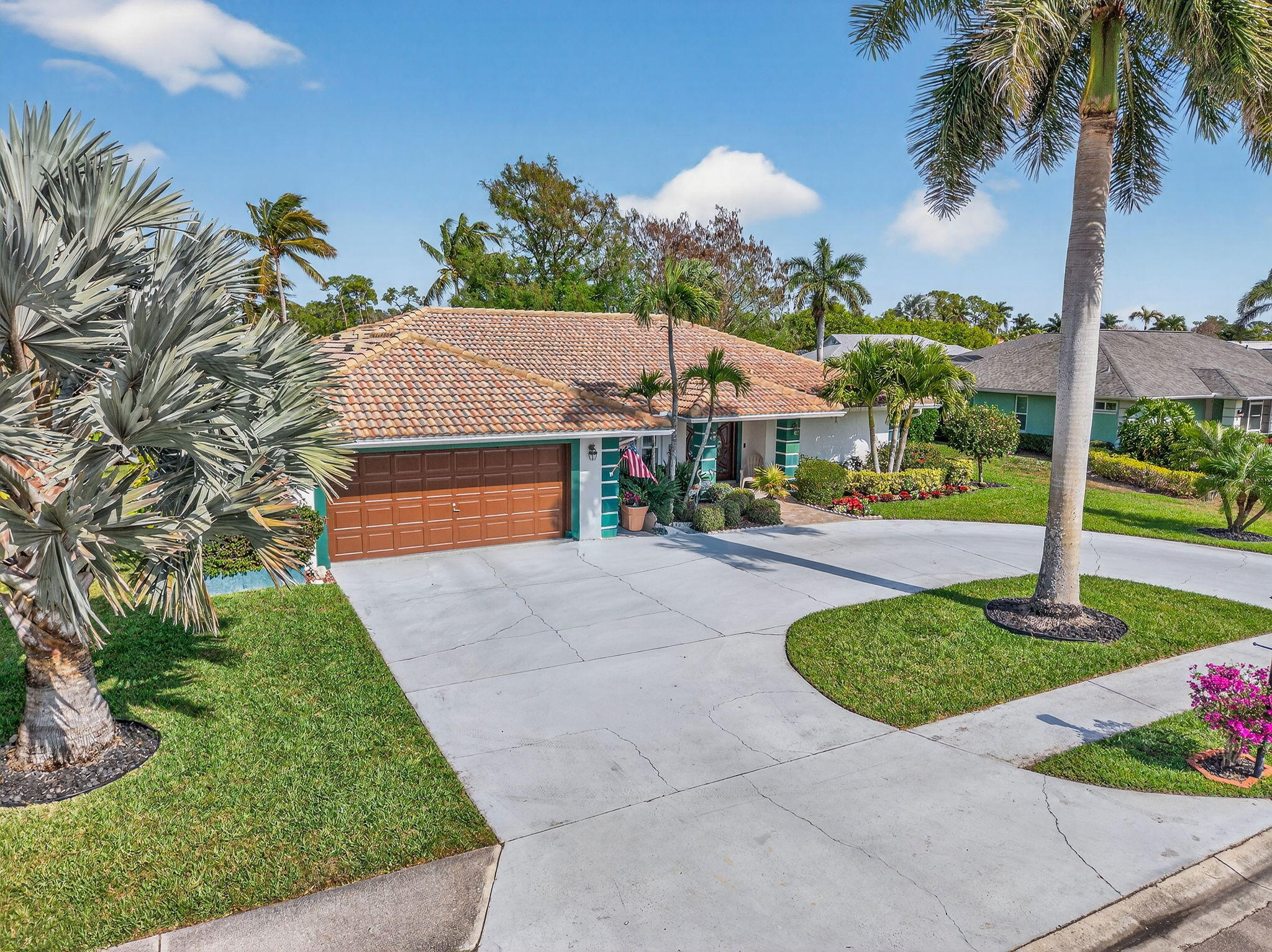 681 Saint Andrews Blvd, Naples, FL 34113 photo