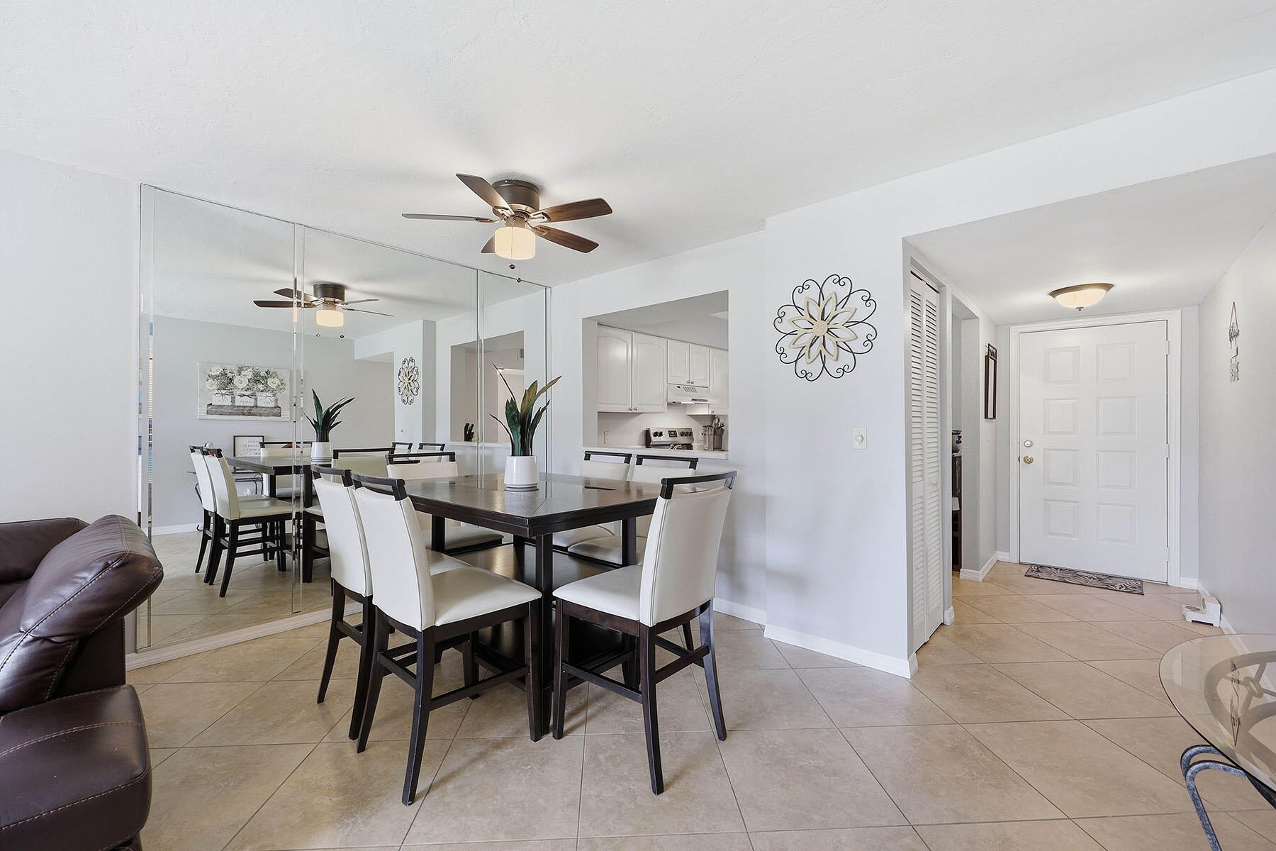1075 Foxfire Ln, Naples, FL 34104