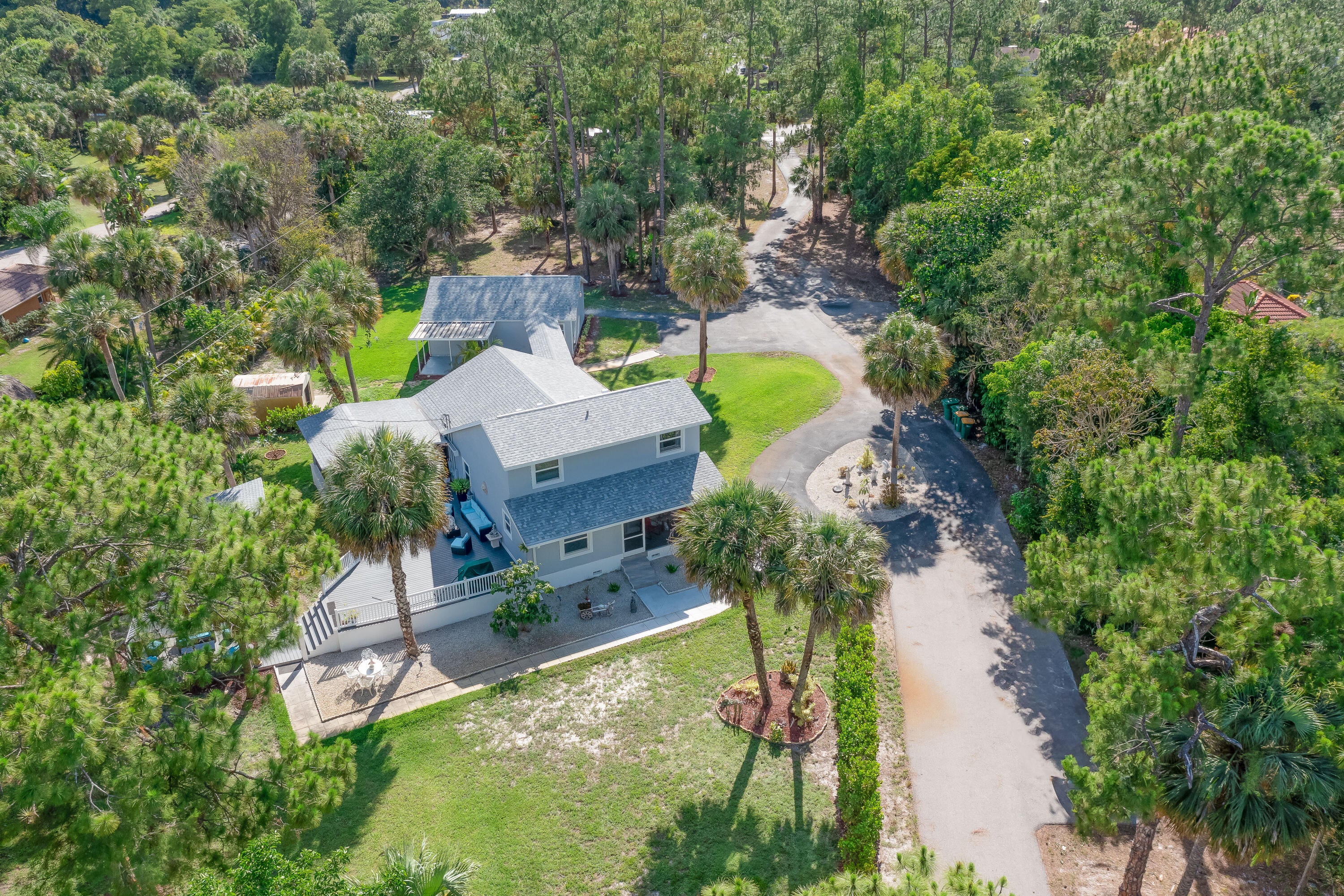 260 8 St, Naples, FL 34120 photo