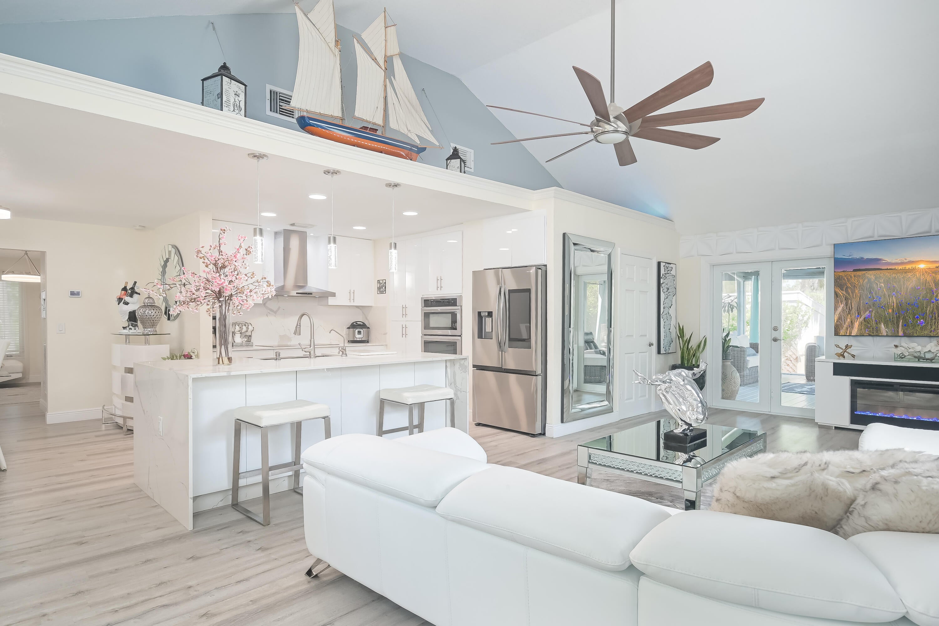 260 8 St, Naples, FL 34120 photo