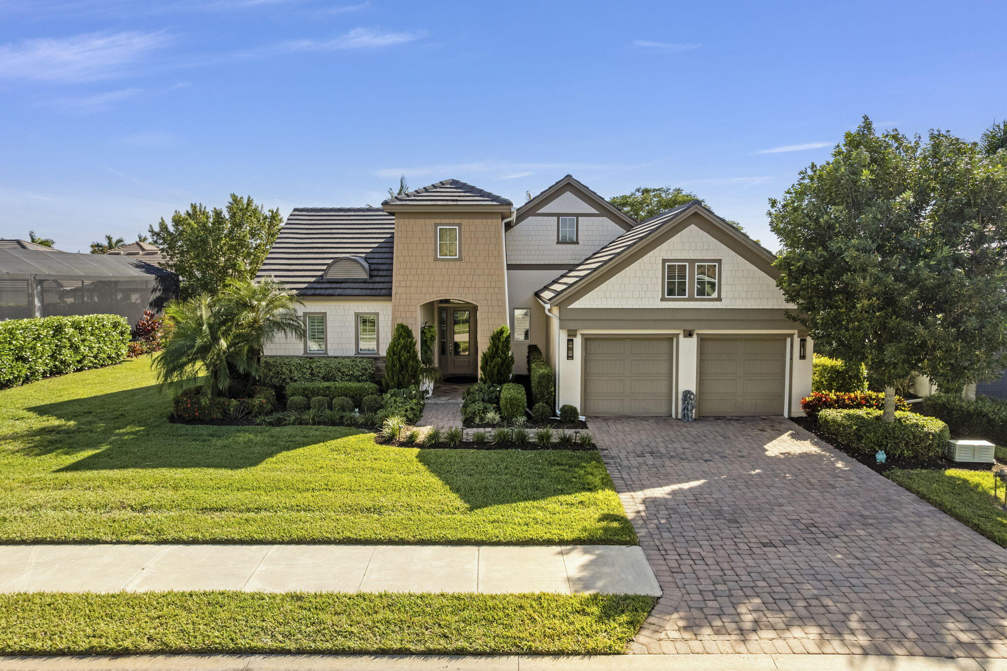 14714 Leeward Dr, Naples, FL 34114